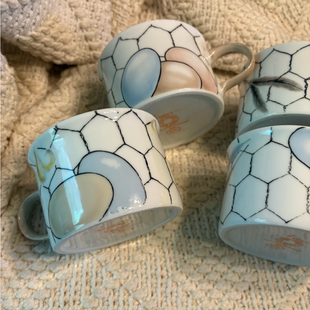 Set of 4 Ceramic Mugs with chicken lover Design - Picture 4 of 7